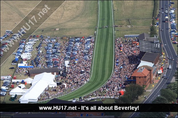 Ladies Day Beverley 128