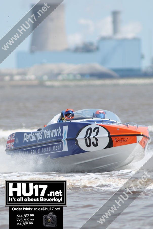 Record Number Of Fans Enjoy P1 Power Boat Racing On The Humber