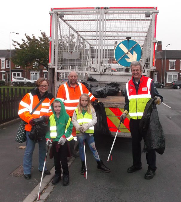 Litter Pick Held Tesco Hailed A Success