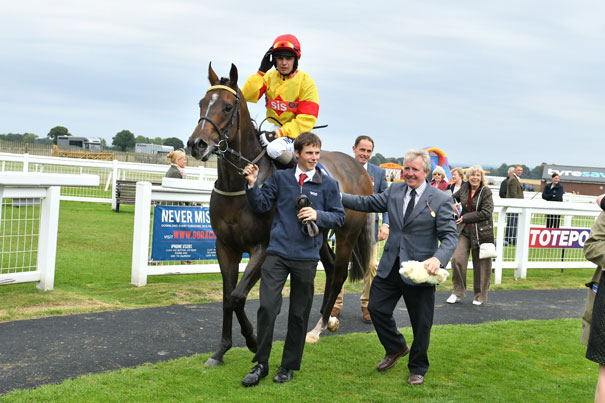 BEVERLEY RACES : Alpha Delphini Fires In Beverley Bullet