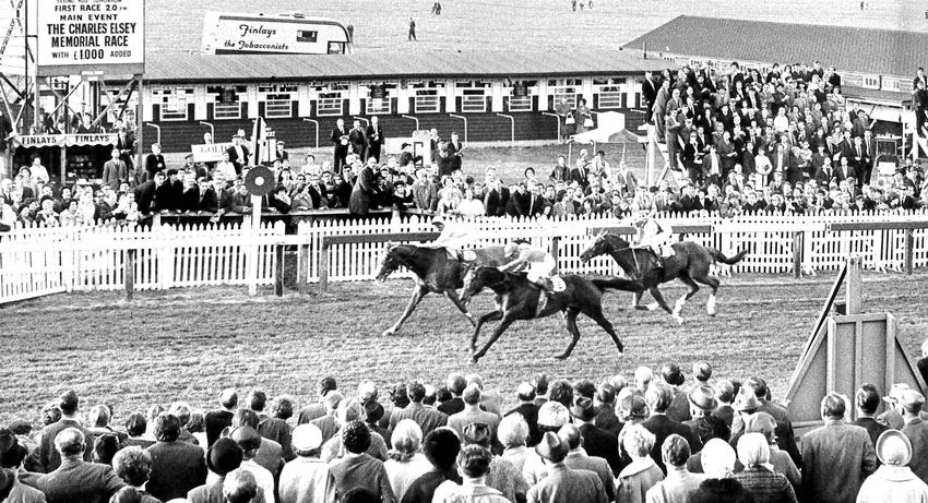 Beverley Turns Back The Clock For Raceday From Another Time