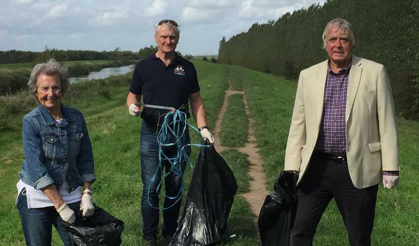 MP Takes To The Streets To Tackle Scourge Of Litter In Area