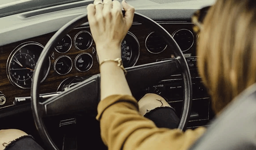 Be A More Confident Driver With These Expert-Approved Tips