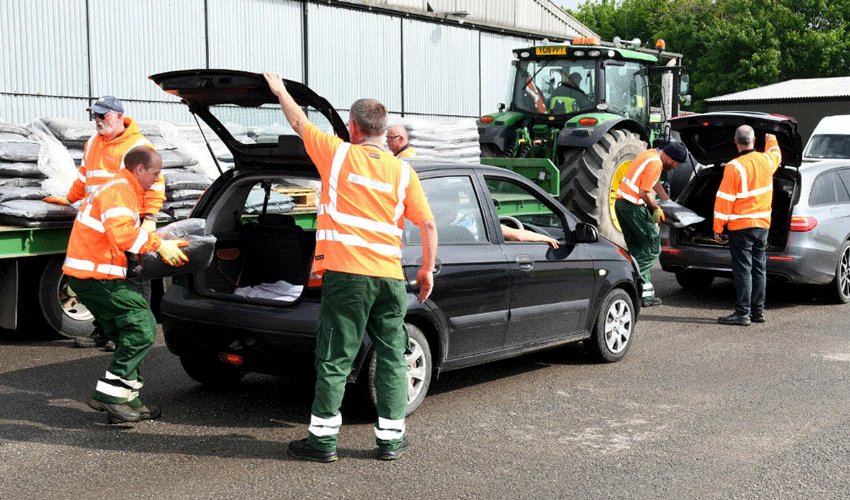 Giveaway Of Compost Proves As Popular As Ever With 5,000 Bags Distributed